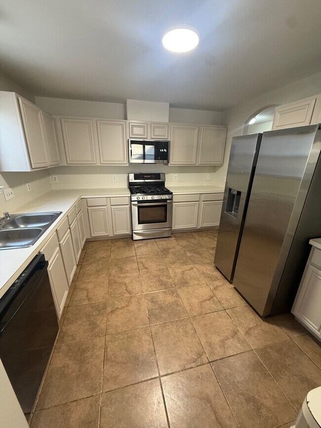 Building Photo - 6023 Barany Ct