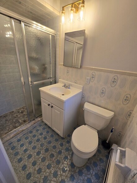 Bedroom #1 Ensuite Bathroom - 401 2nd St