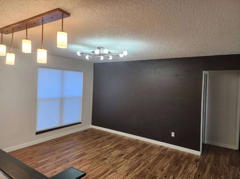 Building Photo - 2922 Dickens Dr