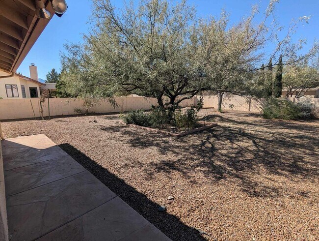 Building Photo - Large 3 bedroom with 3 car garage