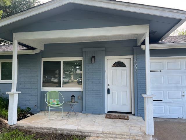 Building Photo - 6004 Blythewood Dr