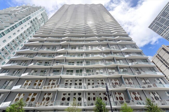 Building Photo - 77 SE 5th St