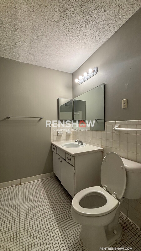 Building Photo - 3210 13 Colony Mall