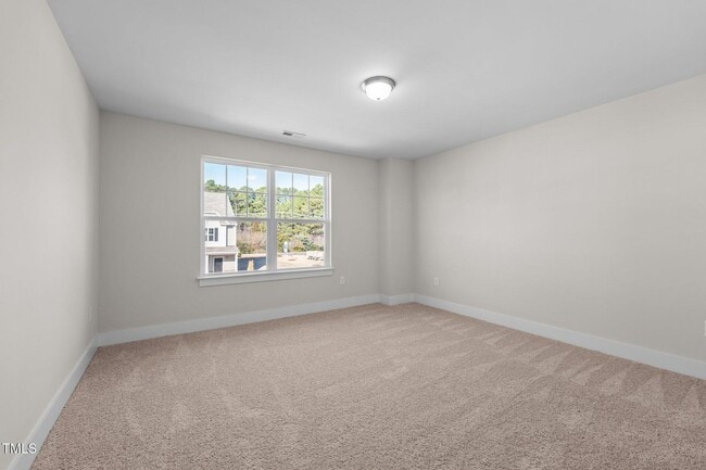 Building Photo - Deluxe 3 Bedroom End Unit Townhome - Avail...