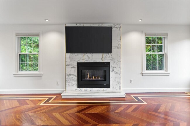 Building Photo - 4 Hadley Rd