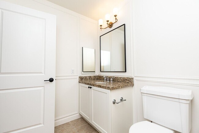 Building Photo - ***2 BED 2 BATH CONDO***PET-FRIENDLY***ASS...