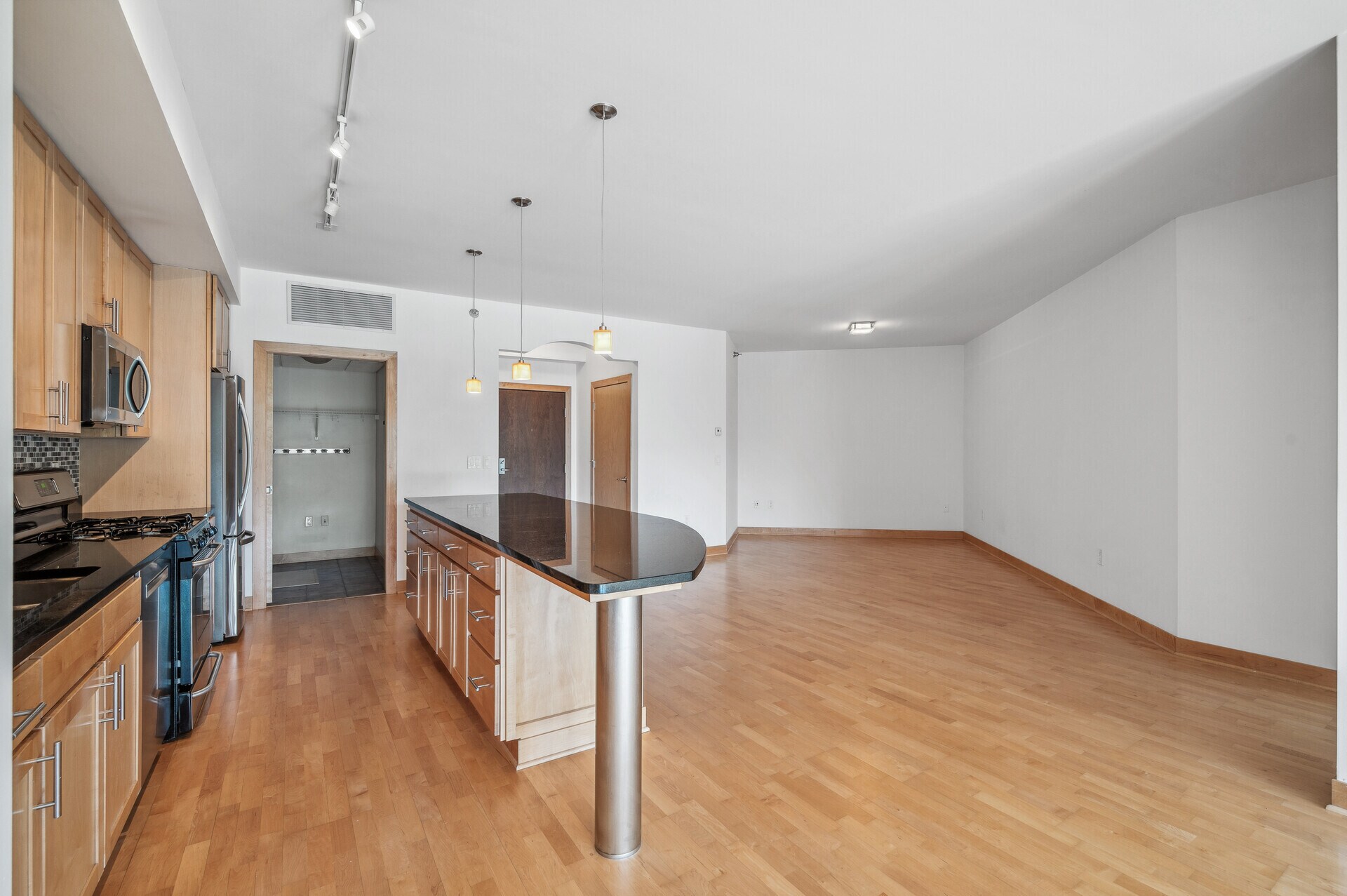 Building Photo - 317 Groveland Ave