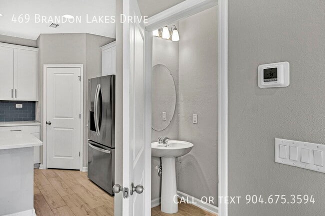 Building Photo - 469 Brandon Lks Dr