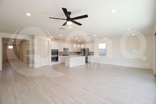 Building Photo - 3037 W la Mirada Dr