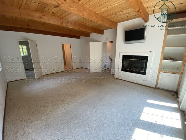 Building Photo - Spacious Three Bedroom Home in Carmel Hill...