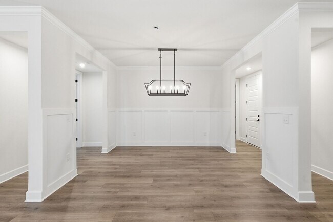 Building Photo - 1061 Sycamore Ests