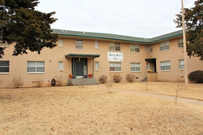 Building Photo - Huxley Manor East