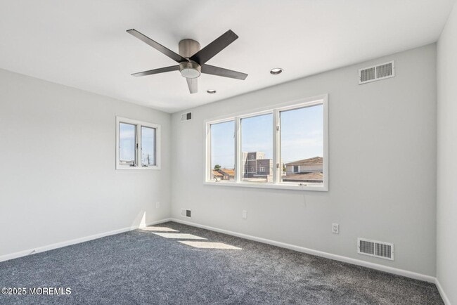 Building Photo - 385 Aldo Dr