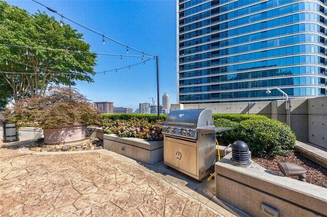 Building Photo - 855 Peachtree St NE