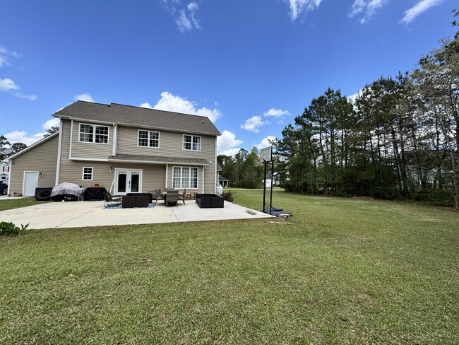 Building Photo - 218 Riverbend Rd