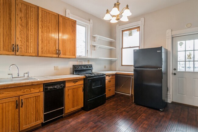 Building Photo - 1823 W Thomas St