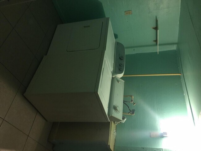 Building Photo - ddp2842