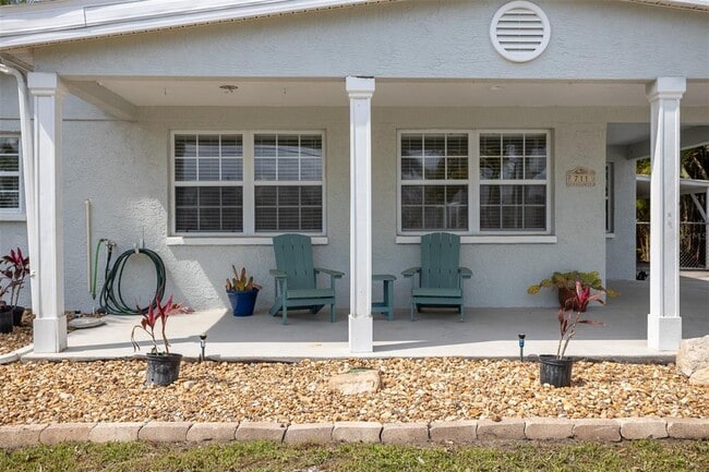 Building Photo - 711 Bayshore Dr