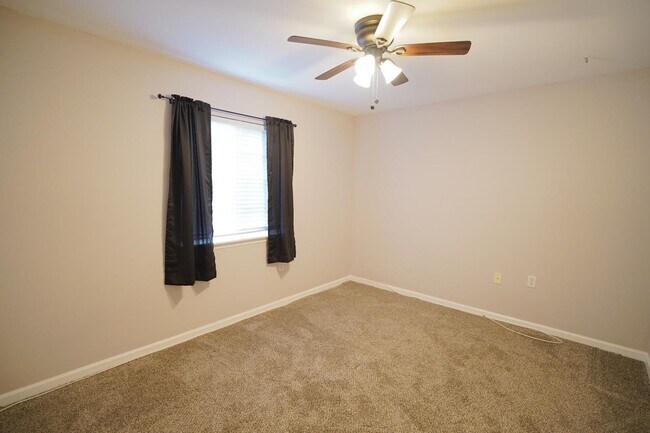 Building Photo - 2740 W Tharpe St