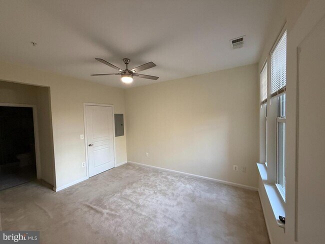 Building Photo - 12000 Market St