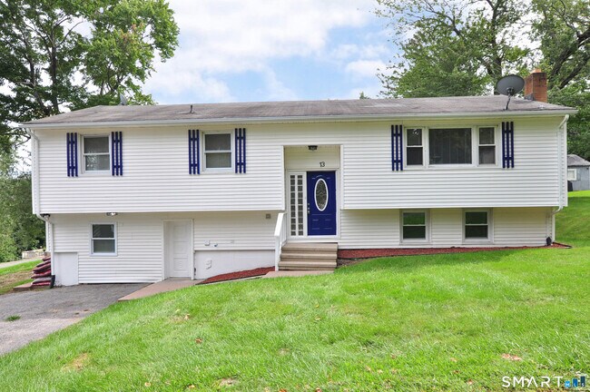 Building Photo - 13 Pleasant View Ave