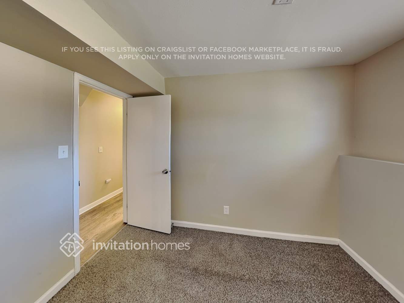 Building Photo - 10941 Albion Dr