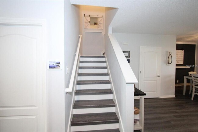 Building Photo - 404 Arbor Lakes Dr