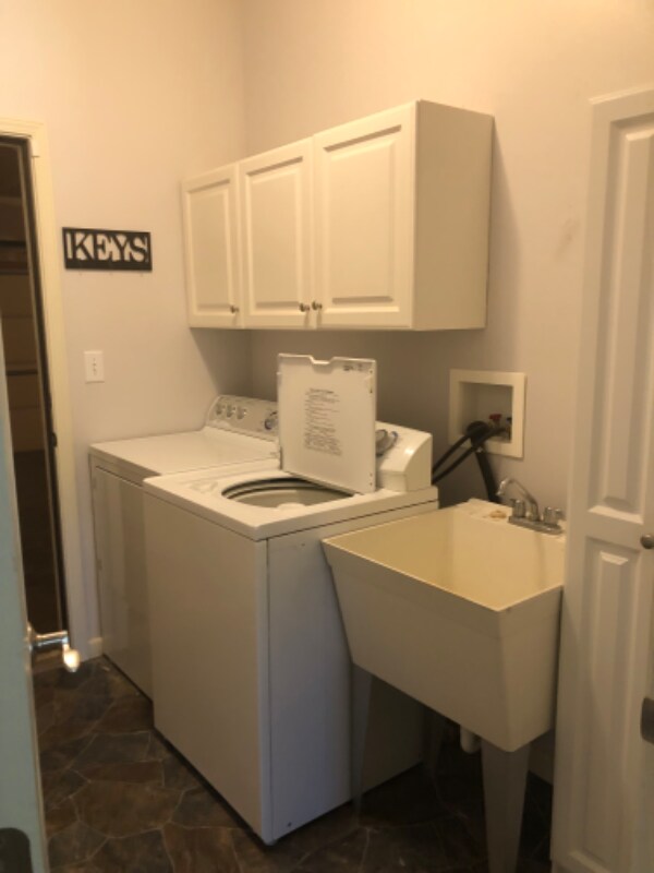 Building Photo - 3730 Tesla Dr