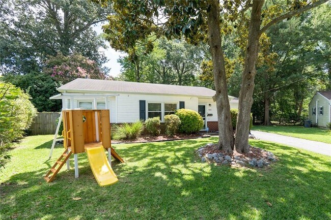 Building Photo - 820 Plainsman Ct