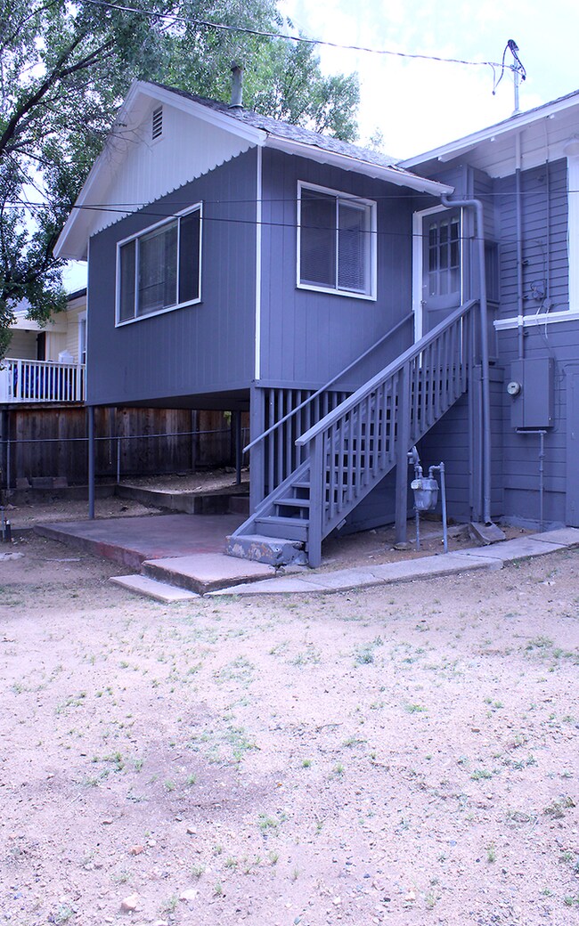Building Photo - 658 Ash St