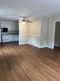Building Photo - 2 Bedroom 2 Bath Duplex located in Dorchester 2 school district~