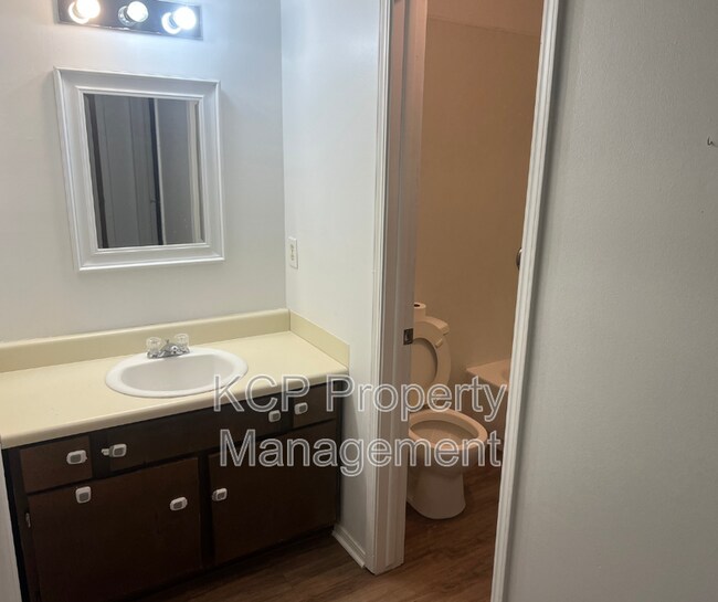 Building Photo - 340 Dogwood