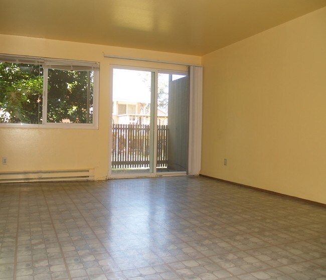 Building Photo - Highland Terrace Apartments