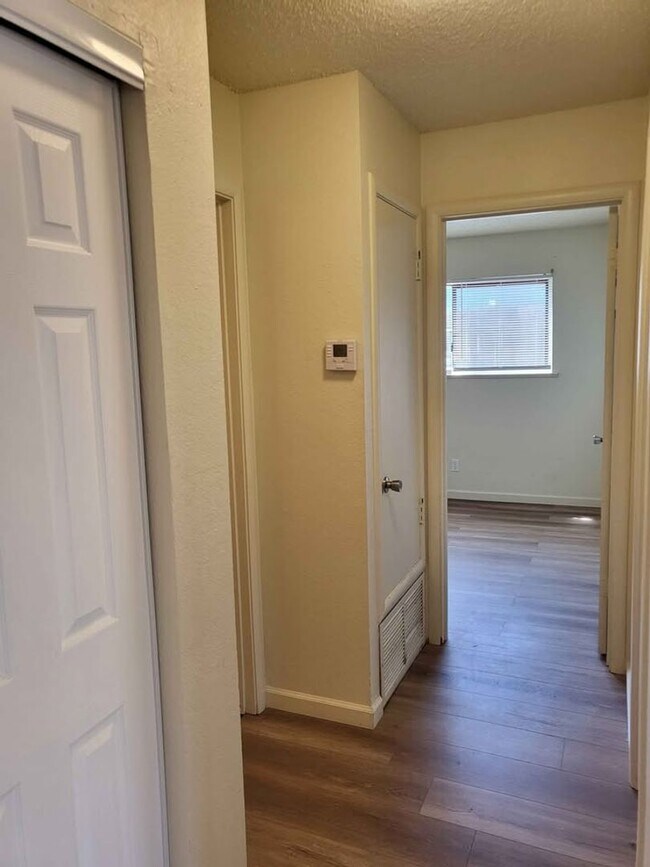 Building Photo - 3633-3635 Sutterwoods Way