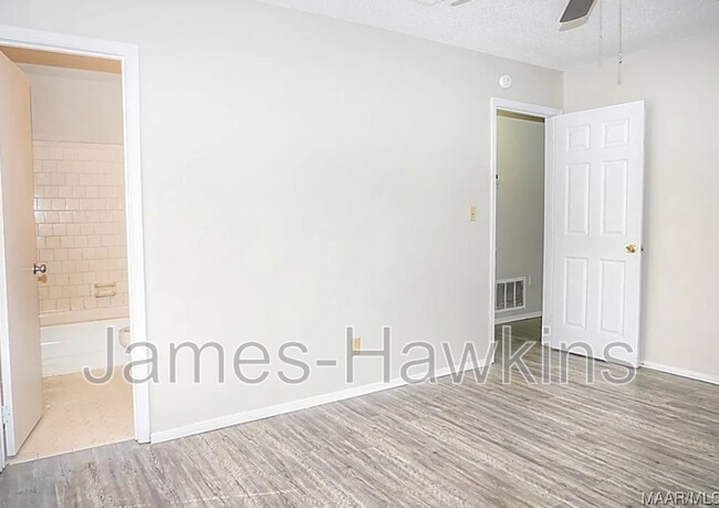 Building Photo - 709 Balfour Rd