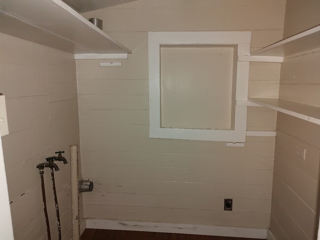 Laundry - 910 N Church St