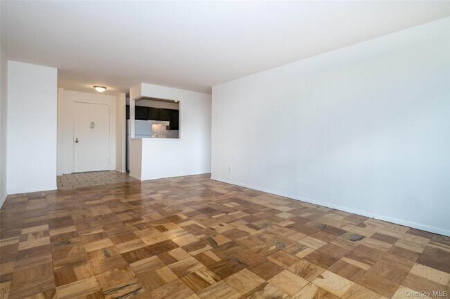 Building Photo - 125 Lake St