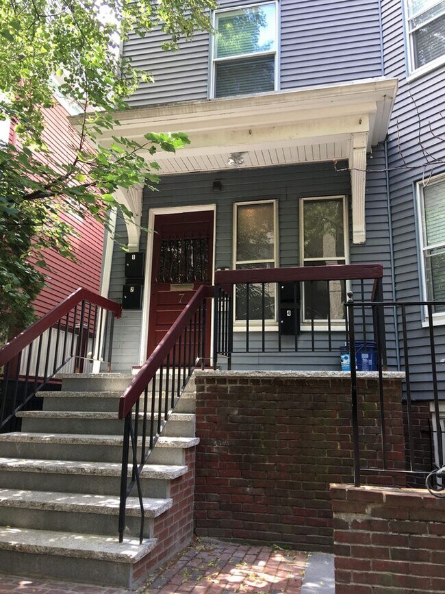Building Photo - Furnished 5 Bed / 3 Bath Near Harvard Square | Central A/C | 9/1
