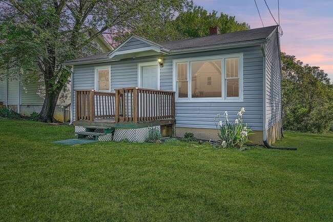 Primary Photo - 304 N Hardin St