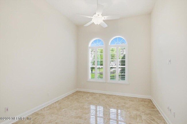 Building Photo - 743 E Dorchester Dr