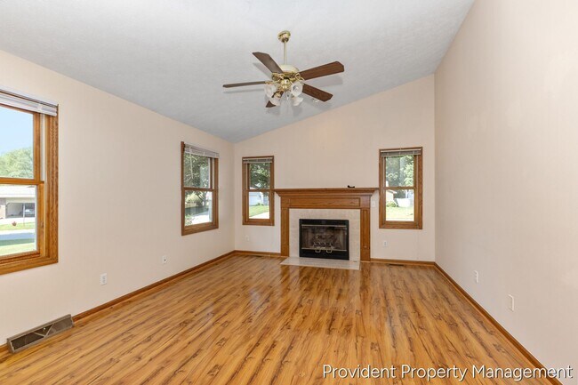 Building Photo - Spacious 4 Bedroom / 2.5 Bath Home with Byron Center Schools