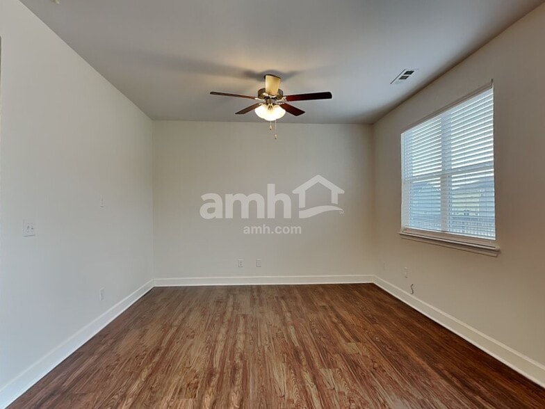 Building Photo - 417 Bluewater Dr