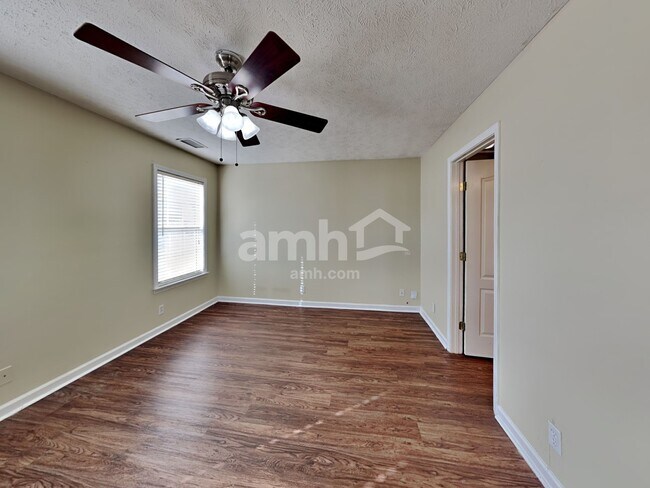 Building Photo - 803 Buckhaven Dr