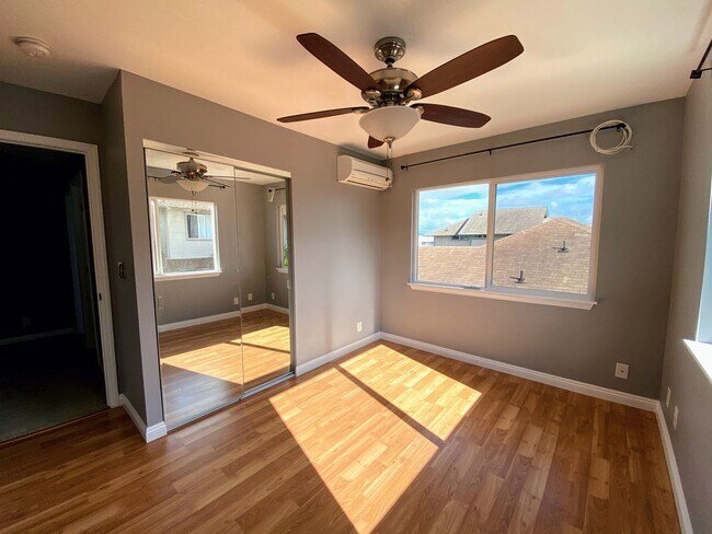 Building Photo - 341YOS