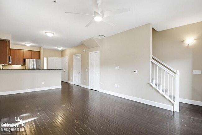 Building Photo - Modern 2Bdm 2Ba Condo in the Heart of Bank...