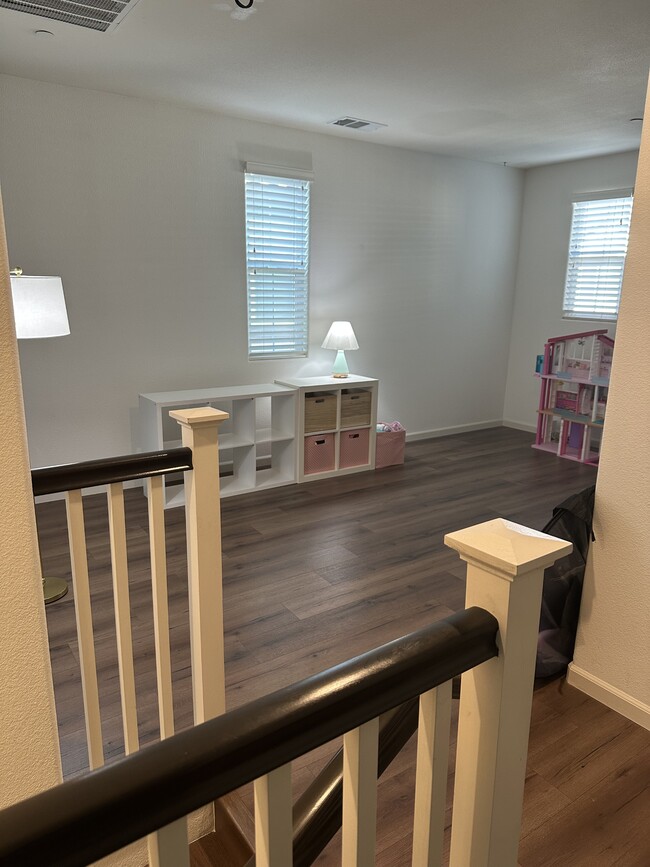 Building Photo - 4045 Neapolis Ln
