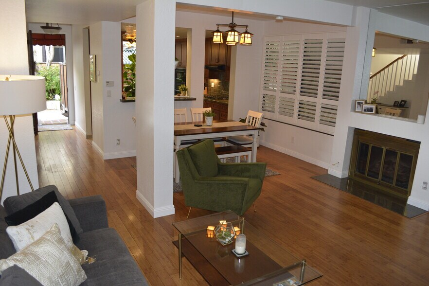 Building Photo - 1244 Valley View Rd