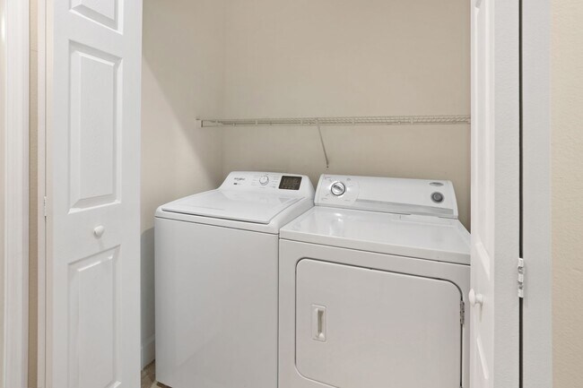 Building Photo - 8078 Moonstone Dr