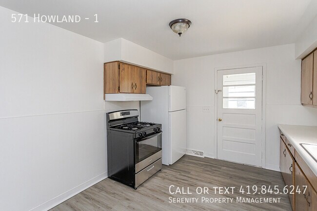 Building Photo - 571 Howland-1