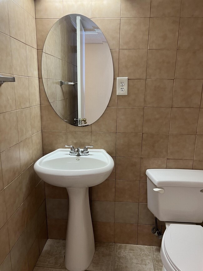 Building Photo - 1880 Caballero Way